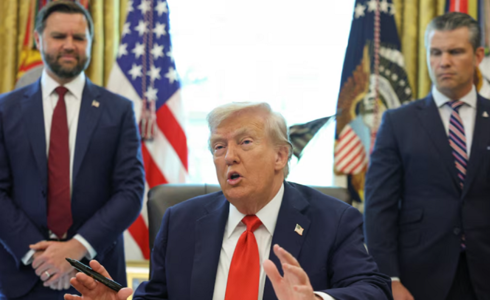 Presidenti Trump urdhëron masa ndëshkuese për ata që e djegin flamurin amerikan