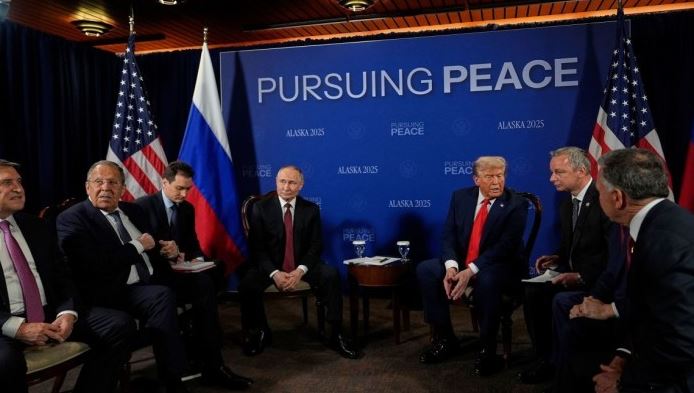 Takimi Trump–Putin zgjat më shumë se parashikimet