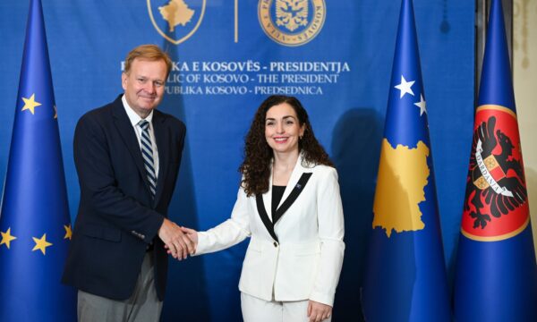 Takimi Osmani-Sorensen, presidenca njofton se u diskutua ngërçi politik: U trajtuan edhe arrestimet nga Serbia Takimi Osmani-Sorensen, presidenca njofton se u diskutua ngërçi politik: U trajtuan edhe arrestimet nga Serbia