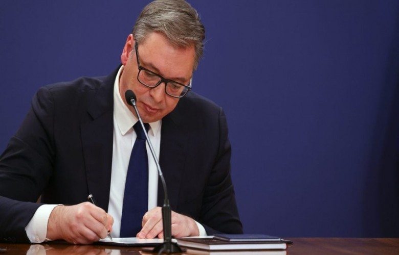 Vuçiç: Serbia nuk e njeh vendimin kundër Dodikut në politikë