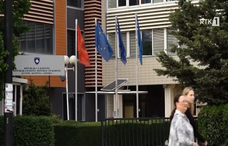 Bllokada politike rrezikon krizë buxhetore e pasoja në zhvillimin ekonomik
