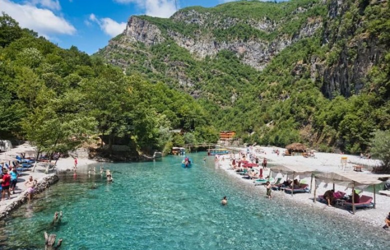 Moti në Shqipëri: Kthjellime dhe stabilitet atmosferik