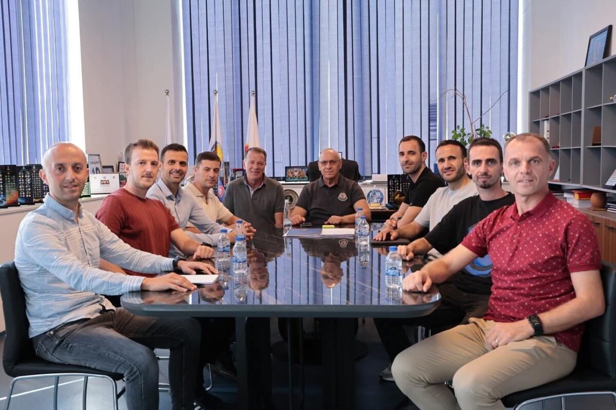 Presidenti Ademi: Gjyqtarët janë pjesë e pandashme e futbollit, roli i tyre garanton drejtësinë dhe rrjedhën e lojës