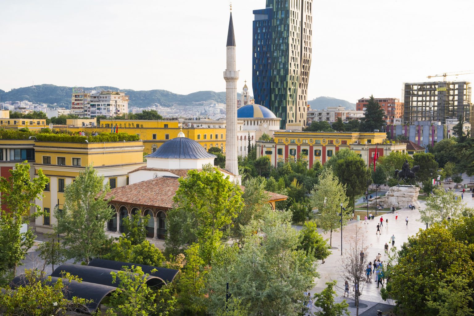 “The National”: Tirana në 48 orë: Vizitoni atraksionet kryesore të kryeqytetit plot jetë të Shqipërisë