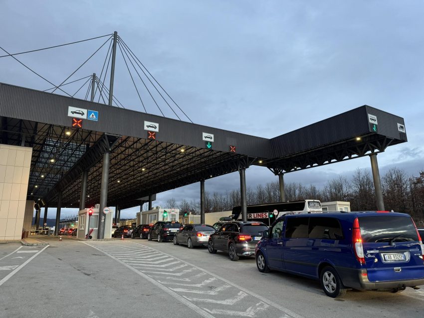 Pritje në Merdar rreth 80 minuta për të dalë nga Kosova