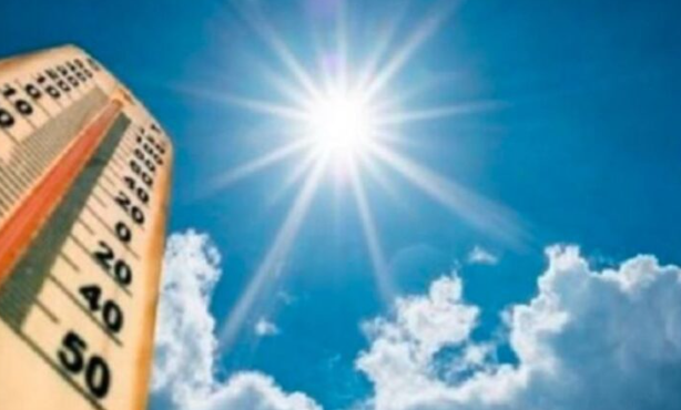 Moti sot me diell dhe vranësira