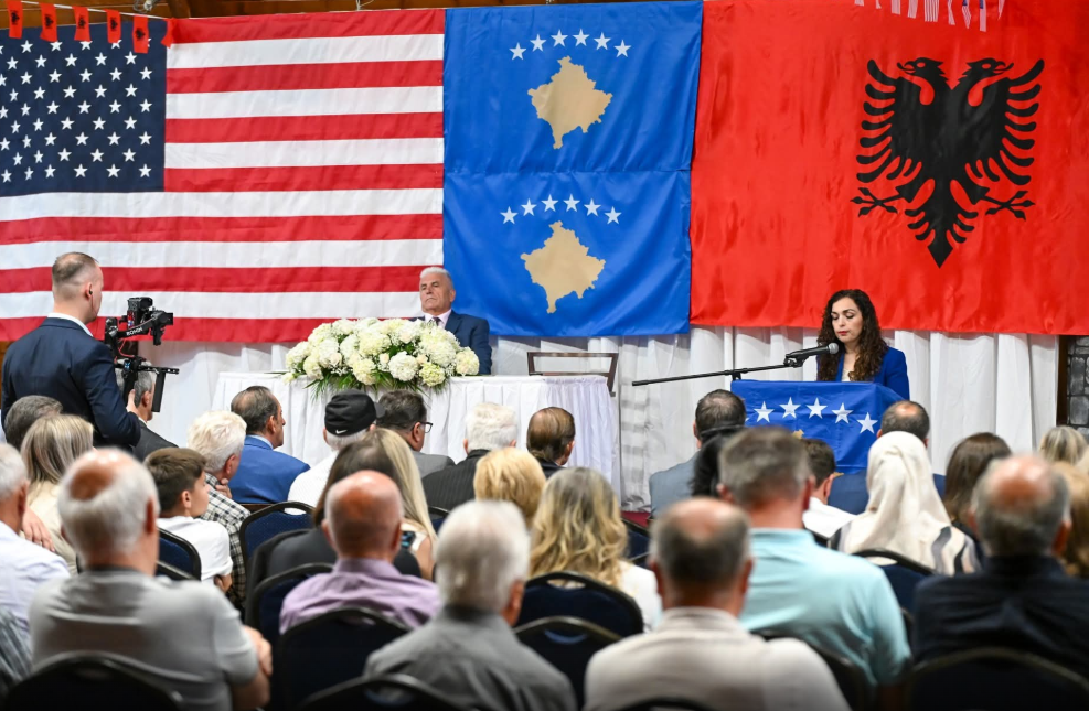 Osmani e fillon vizitën në ShBA me një takim me mërgatën