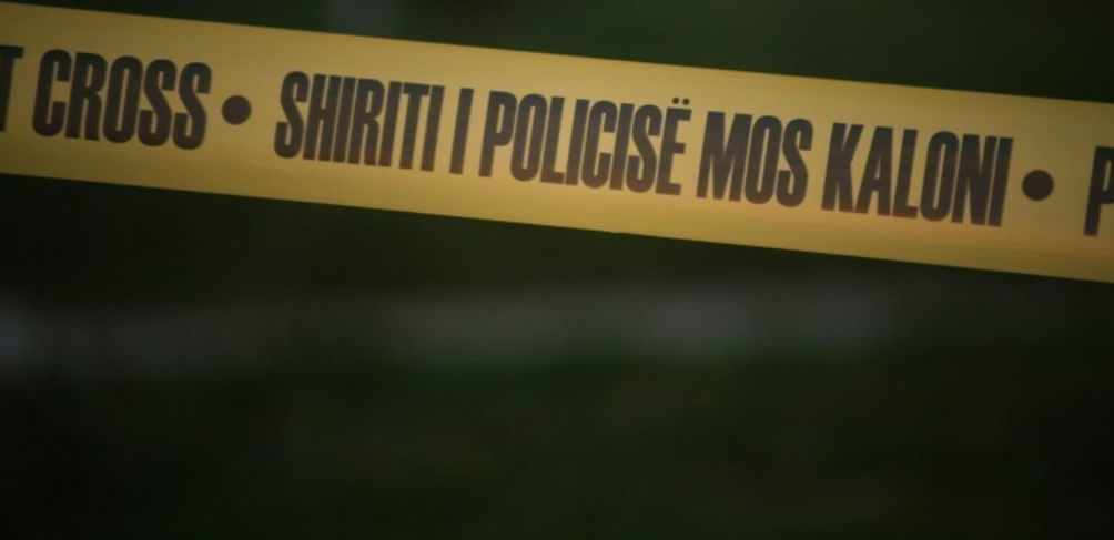 Bie nga lartësia e një objekti banesor, vdes një person në Istog