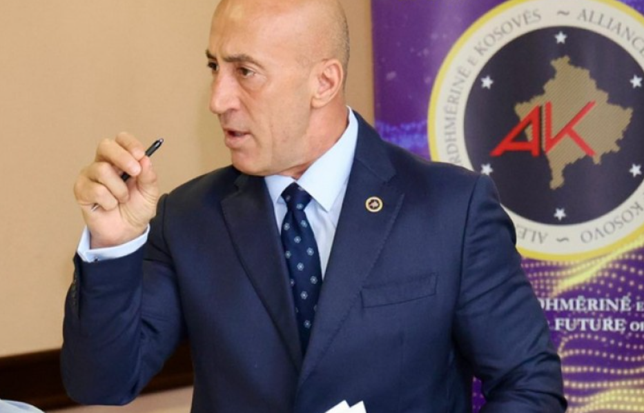 Haradinaj mbështetë protestën në Hagë
