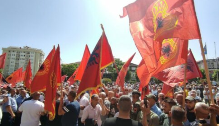 ”10 autobusë vetëm nga Shtutgarti”, edhe mërgimtarët në Gjermani mobilizohen për protestën e 14 shtatorit
