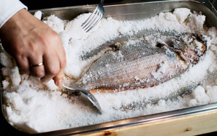 AUV: Peshku i ngrirë është i sigurt për konsum, parazitët shkatërrohen me temperaturë