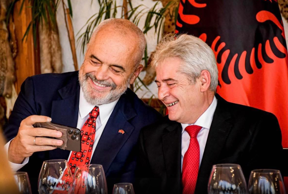 Ahmeti uron Ramën: Na ke përkrah, në mbështetje të Shqipërisë Ahmeti uron Ramën: Na ke përkrah, në mbështetje të Shqipërisë