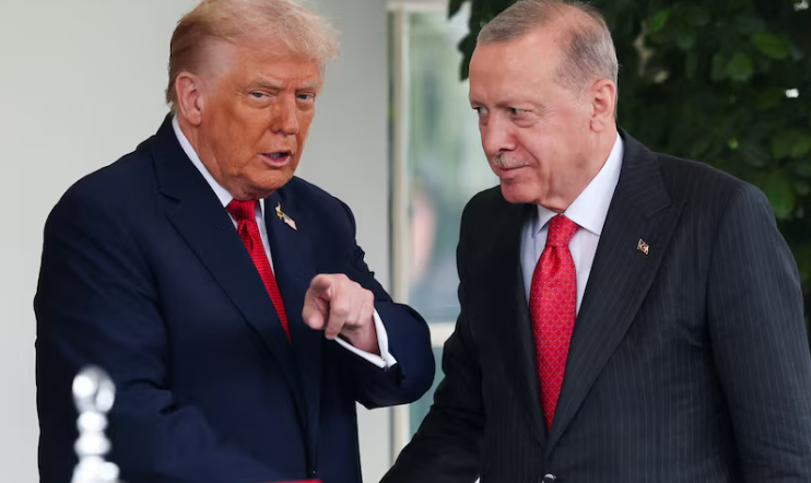 Trump pret Erdoganin në Shtëpinë e Bardhë: Turqia duhet të ndalojë blerjen e naftës ruse