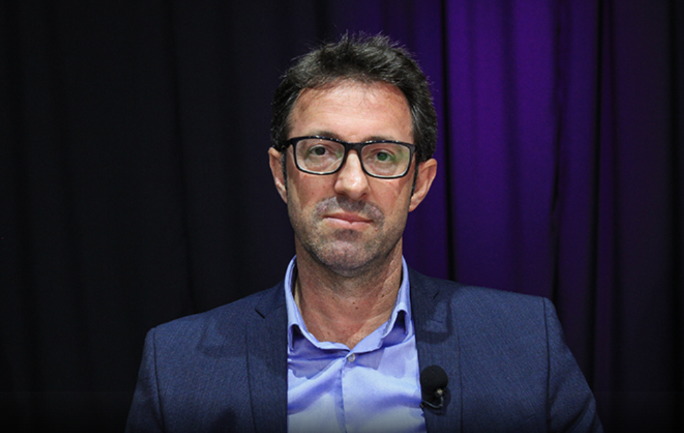 Burri i Albulena Haxhiut i futet konspiracioneve: Tradhëti të mëdha po gatuhen në Hagë