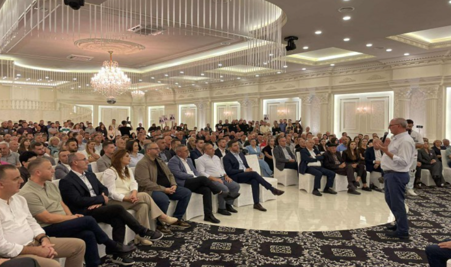 Aliu premton zgjidhjen e problemit të ujit të pijshëm në Ferizaj