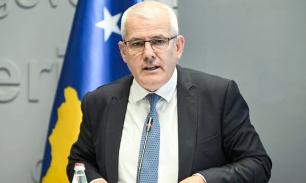 Mesazhet kërcënuese ndaj Kurtit në veri – Sveçla:  Potenciali për destabilizim nuk ekziston