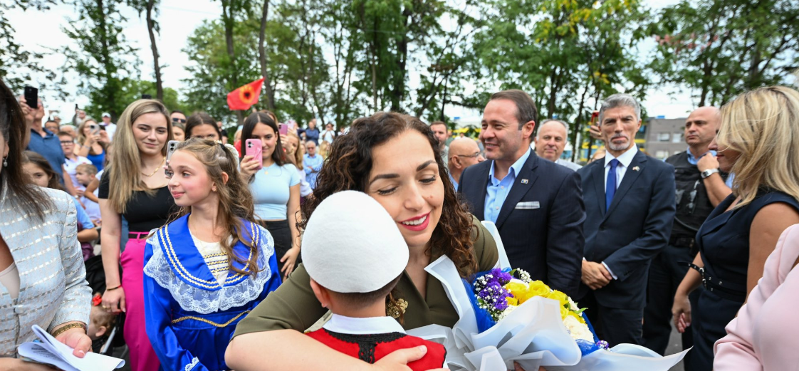 Osmani pritet me ngrohtësi nga mërgata shqiptare në Philadelphia