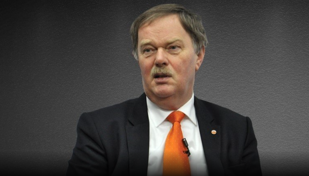 Ish-ambasadori holandez: Gjykata në Hagë po i shërben Serbisë, jo drejtësisë