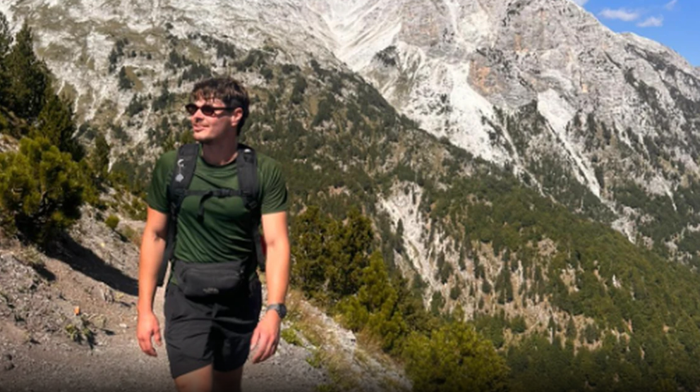 Ngjarje tragjike në Valbonë, turisti bie nga shkëmbi në humnerë dhe humb jetën Ngjarje tragjike në Valbonë, turisti bie nga shkëmbi në humnerë dhe humb jetën