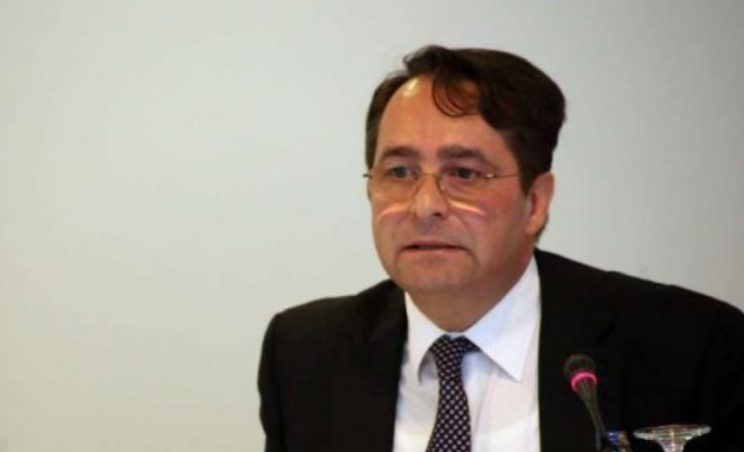 Peci: Vjosa Osmani iu bashkua Albin Kurtit në politikën e ‘bixhozit’