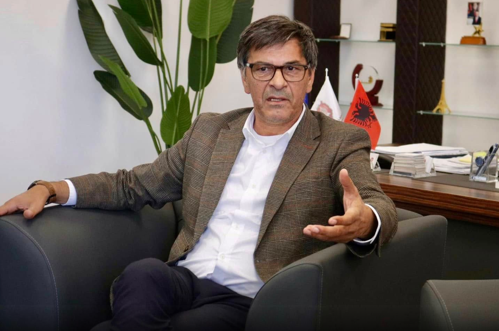 Kryeziu: Politikës kosovare i mungojnë njerëzit normal