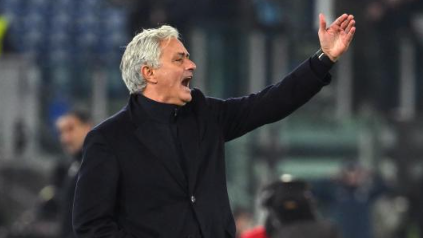 Mourinho me një shall të Benficës rreth qafës: Nuk mendova dy herë kur më thirrën