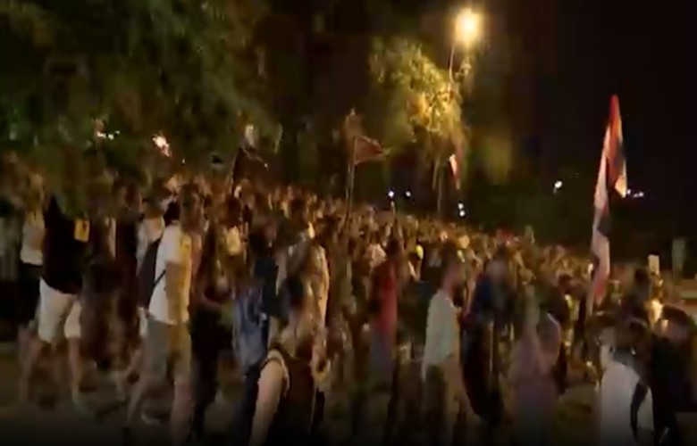 Përsëri dhunë në Serbi, dhjetëra të lënduar në Novi Sad