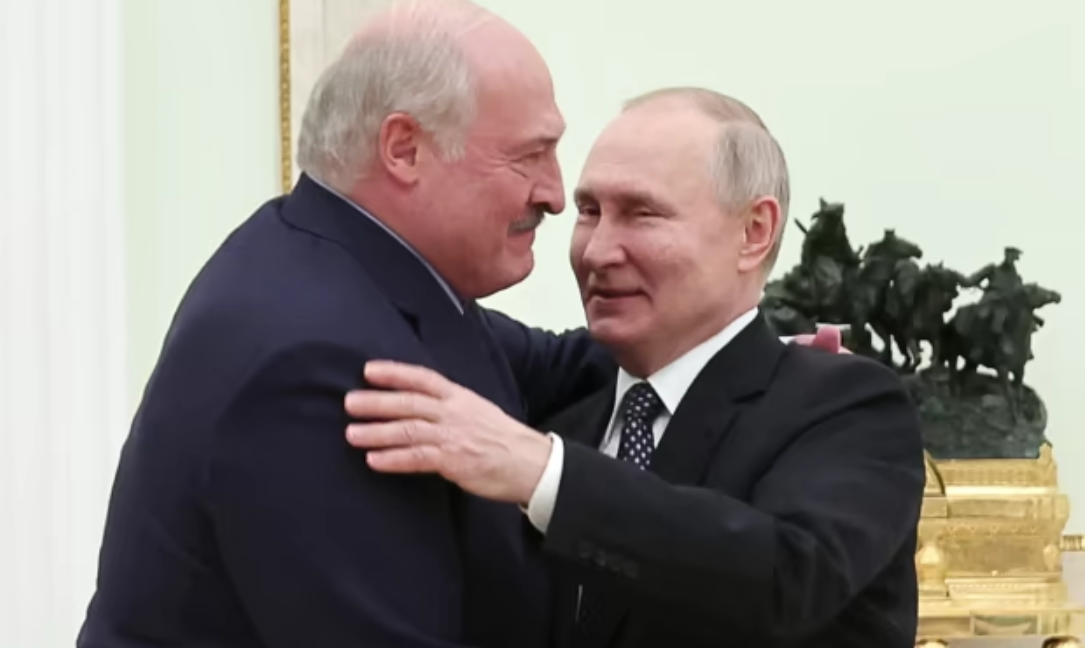 Lufta Rusi-Ukrainë/Lukashenko flet pas takimit me Putinin: Dua të flas edhe me Zelenskyn