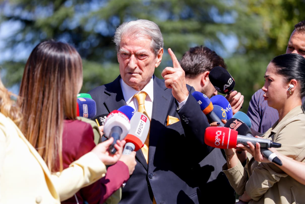 Berisha: Rruga e vetme mbetet protesta! Sot ata nxinin sepse secili shihte tek vetja e tij fatin e Erion Veliajt