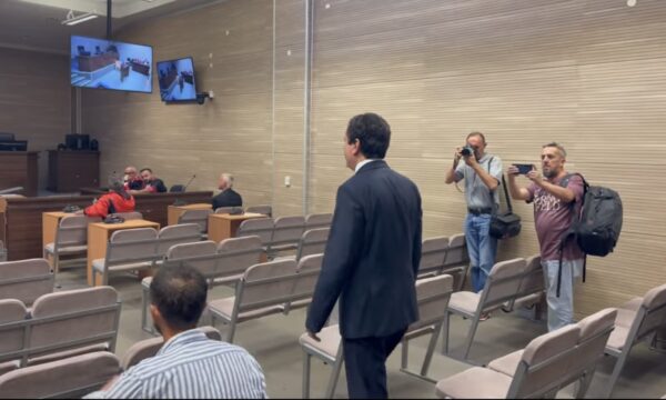 Krejt çka ndodhi në seancën gjyqësore ndaj Faton Klinakut për kanosje ndaj Albin Kurtit