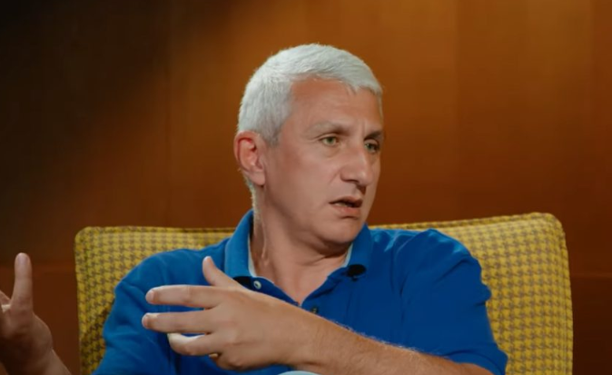 Kërcënimi i Thaçit dhe të tjerëve nga një prokuror i Hagës, Lushi ka një porosi për Osmani dhe Kurtin: Mos u frikësoni, kryeni punën tuaj