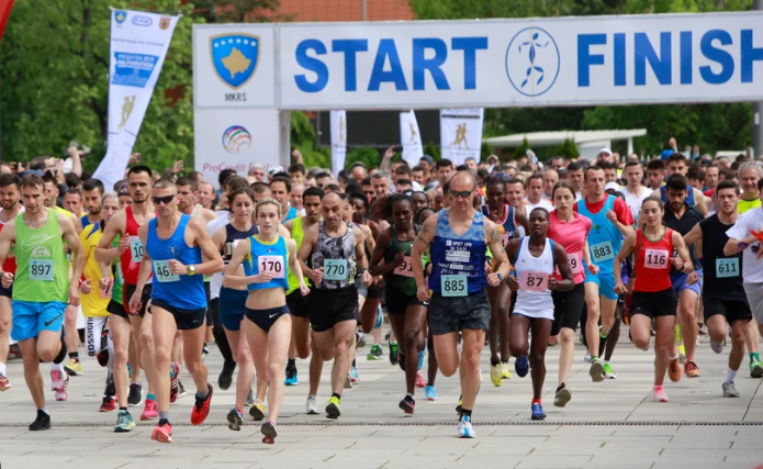 Atletët nga Kenia triumfojnë në Maratonën Prishtina 2025
