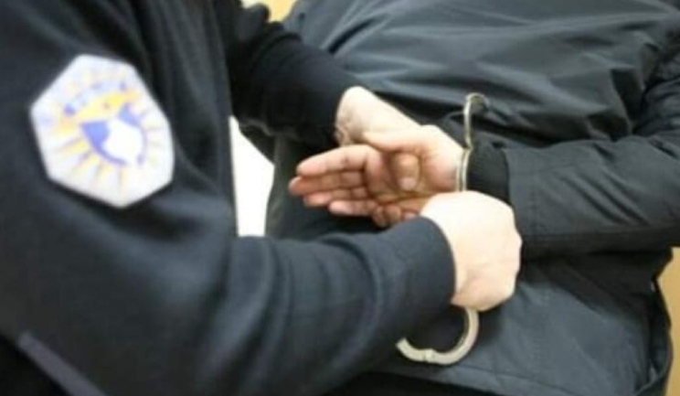 Policia me operacion për ‘fajde’ dhe ‘shpëlarje parash’: Dy persona arrestohen