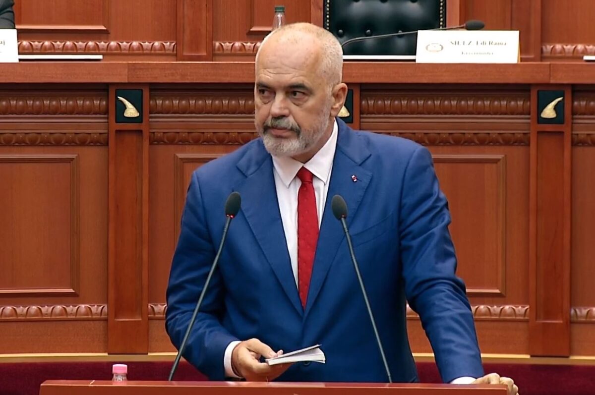 Mes tensioneve, votohet programi dhe përbërja e Qeverisë së re të Shqipërisë