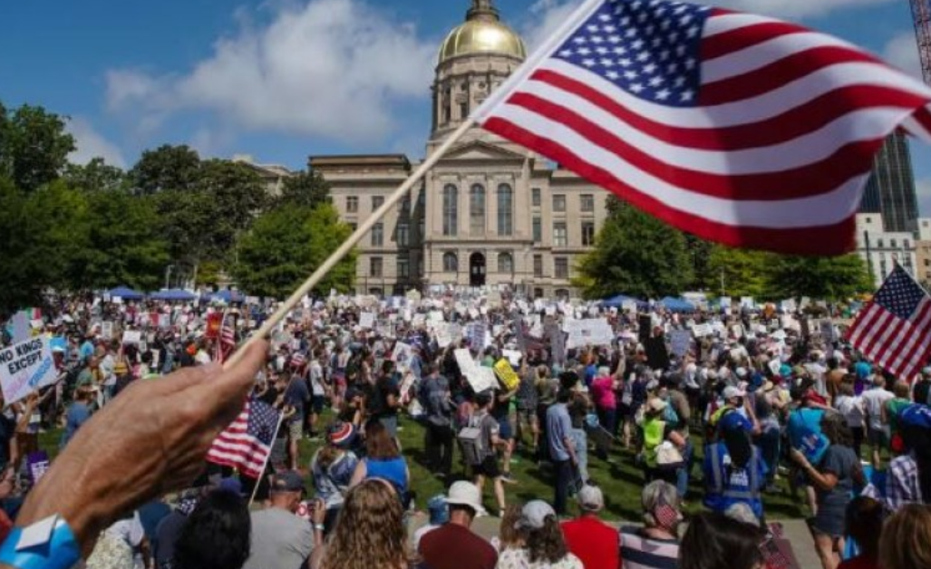 Paralajmërohen demonstrata masive kundër politikave të Donald Trump në SHBA Paralajmërohen demonstrata masive kundër politikave të Donald Trump në SHBA