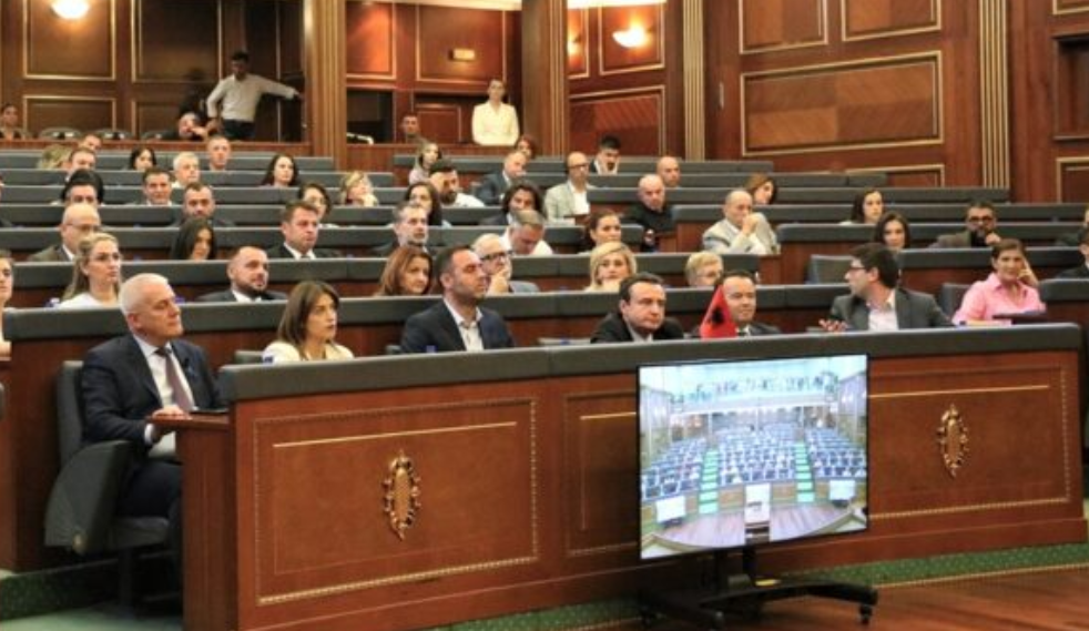 ICG: Paraliza në shtet mund t’i kushtojë Kurtit në zgjedhje, ai shpreson se me “demonstrim të forcës” në veri do të tërheqë votues