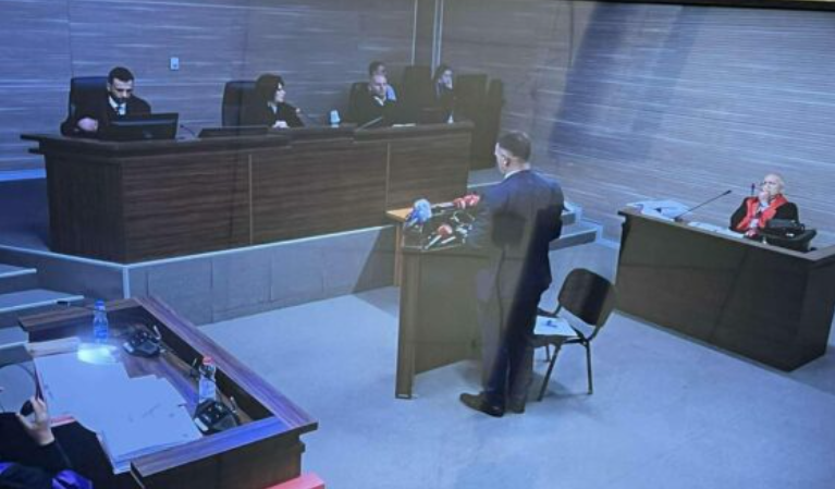 Eksperti mjeko-ligjor: Liridona Ademaj ka pasur mavijosje në dorën e majtë, ka ndodhur para ose gjatë vrasjes Eksperti mjeko-ligjor: Liridona Ademaj ka pasur mavijosje në dorën e majtë, ka ndodhur para ose gjatë vrasjes