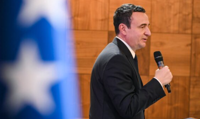 Kurti nga Londra paralajmëron fundin e mandatit, mërgimtarëve u flet për negociatat që i kishte bërë me Limajn