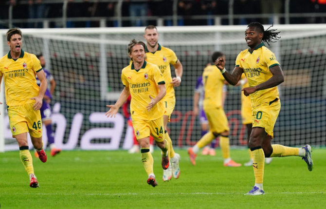 Modriç lavdëron Leao-n: Është një nga më të mirët në botë