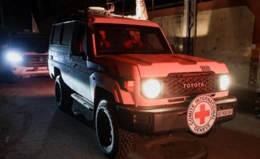 Izraeli: Një nga trupat e dorëzuar nga Hamasi nuk është peng