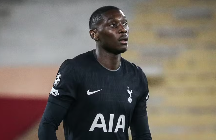 Tottenham synon ta blejë Kolo Muani pas huazimit