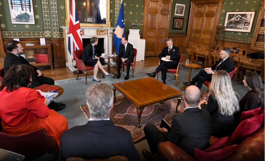 Kurti në Londër: Kosova po ecën drejt NATO-s dhe BE-së me mbështetjen e Britanisë