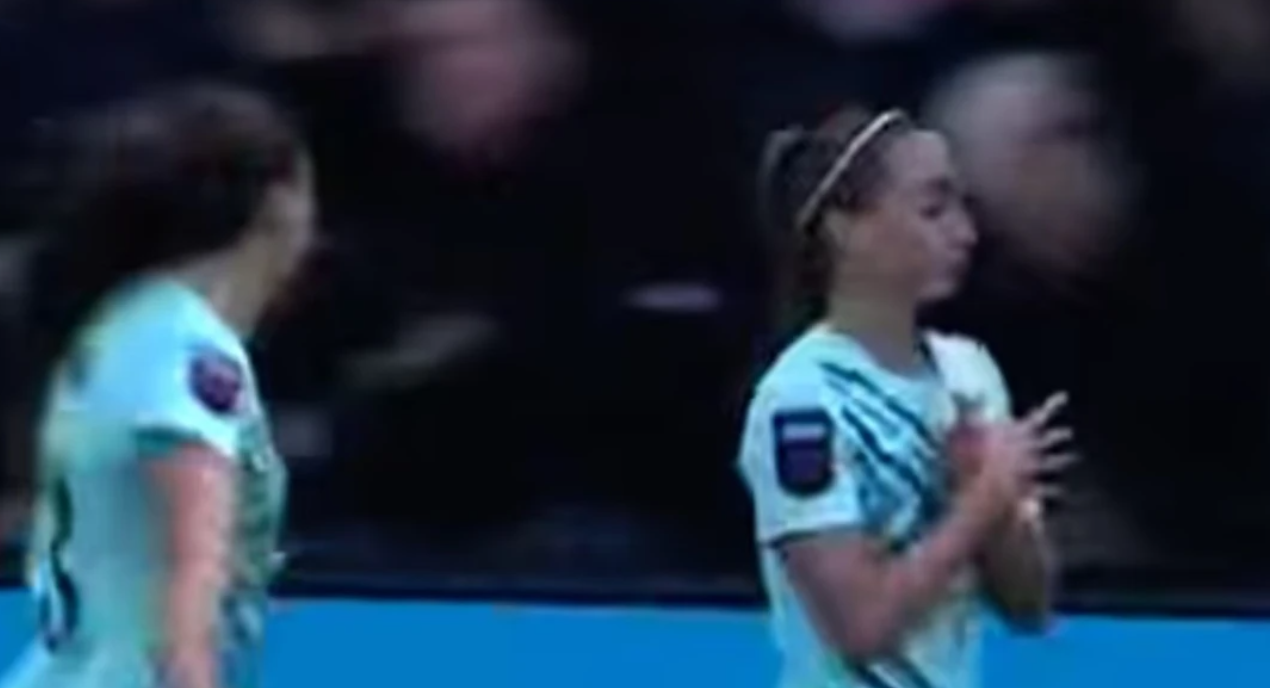 “Ishte për Kosovën”, Kosovare Asllani feston me shqiponjë pasi shënoi golin e fitores ndaj West Ham