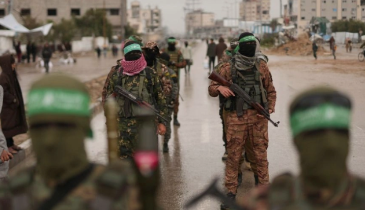 Hamasi rrezikon armëpushimin, vendos 7 mijë militantë në zonat e evakuuara nga IDF