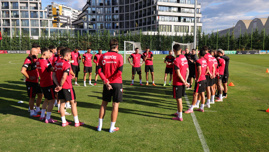 Shqipëria zhvillon stërvitjen e radhës në prag të duelit me Serbin, Gripshi i bashkohet kuqezinjve