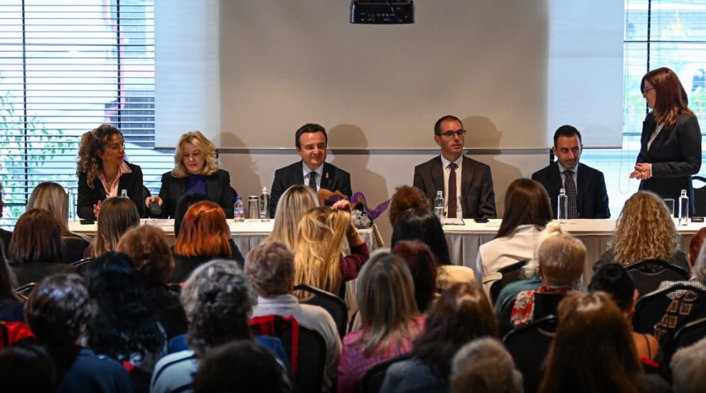 Nuk e ulë afër vetes: Edhe Albin Kurti e injoron Dimal Bashën në Ferizaj