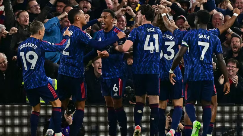 Trossard i jep fitoren Arsenalit ndaj Fulhamit, rikthen “Topçinjtë” në krye të Premier League