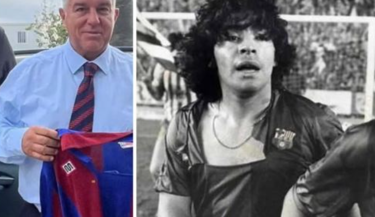 Fanella e grisur e Maradonës del në ankand në Buenos Aires