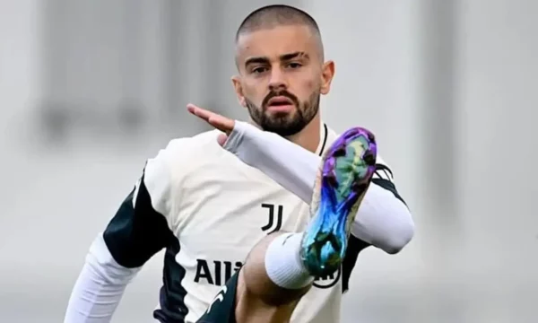 Pse nuk po luan Zhegrova tek Juventusi? Përgjigjet trajneri Igor Tudor