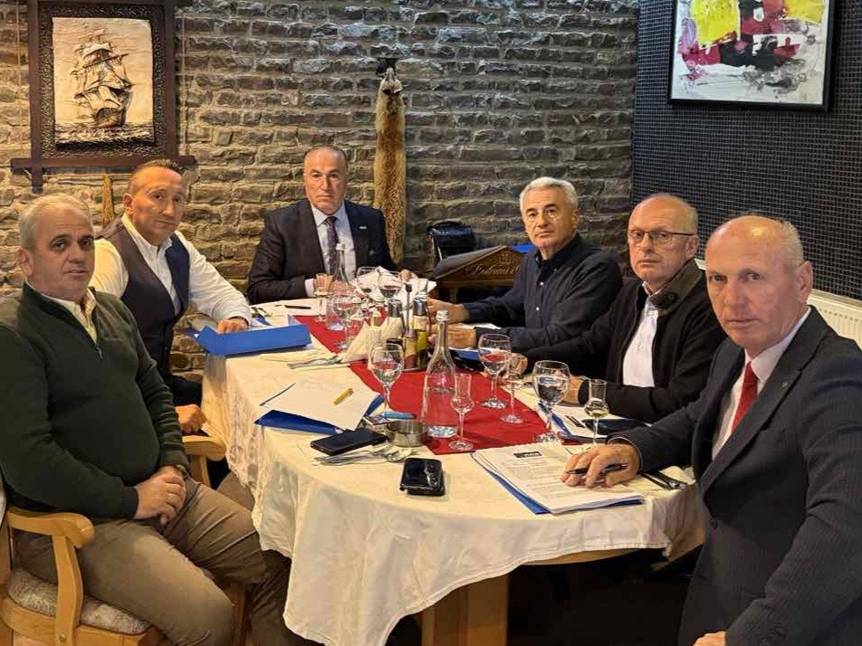 AKB-ja: Kosova në prag të kolapsit ekonomik